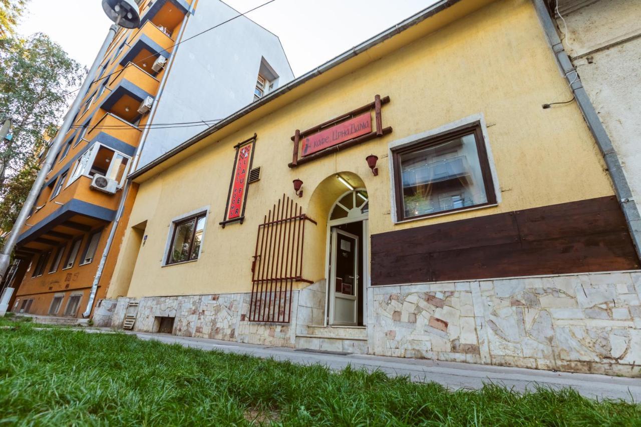 Laufer Hostel Novi Sad Buitenkant foto