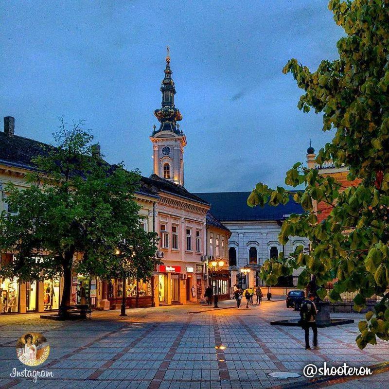 Laufer Hostel Novi Sad Buitenkant foto