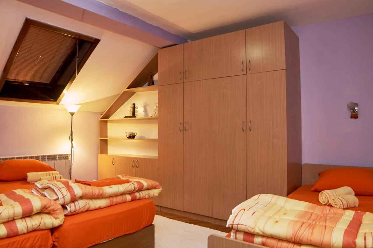 Laufer Hostel Novi Sad Buitenkant foto