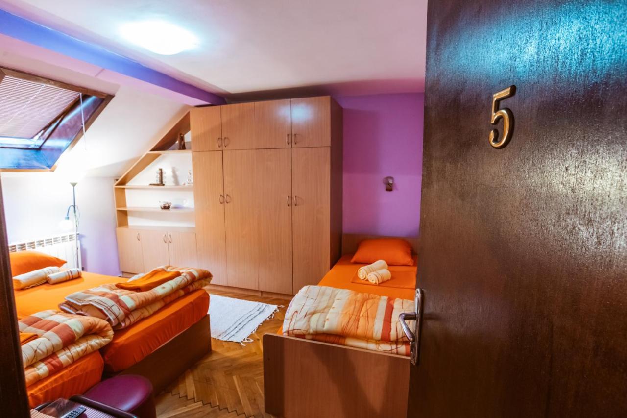 Laufer Hostel Novi Sad Buitenkant foto