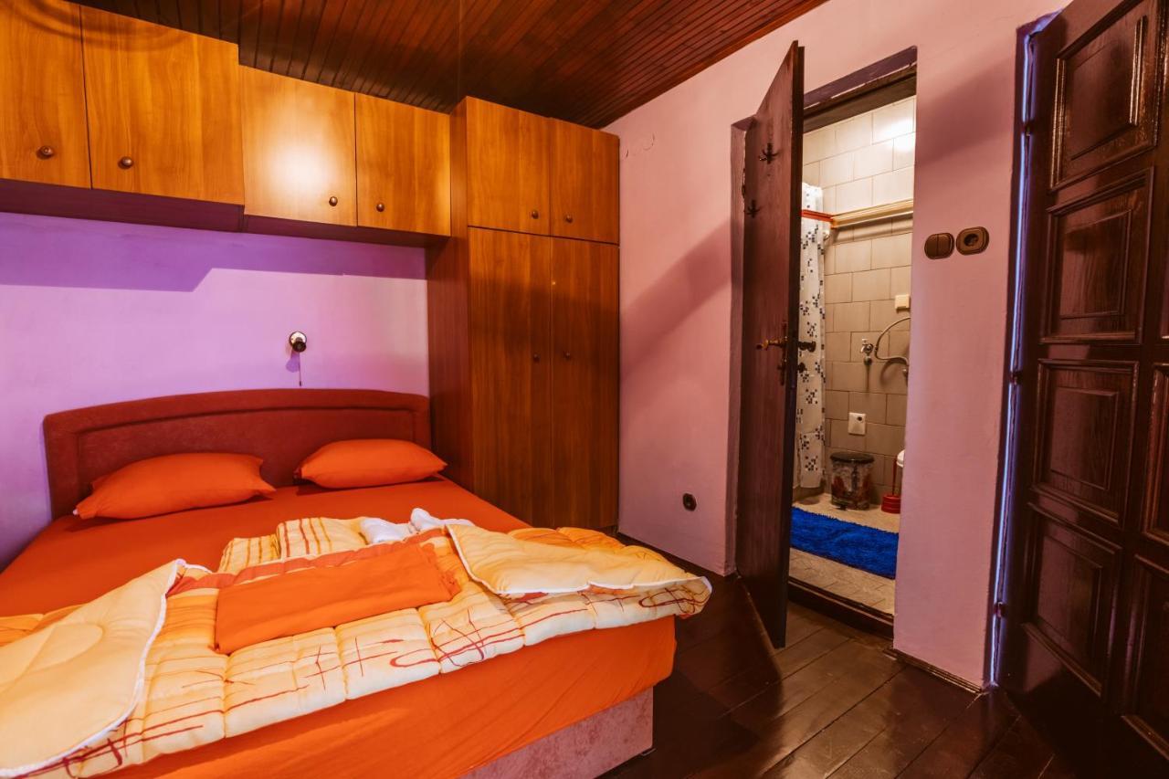 Laufer Hostel Novi Sad Buitenkant foto