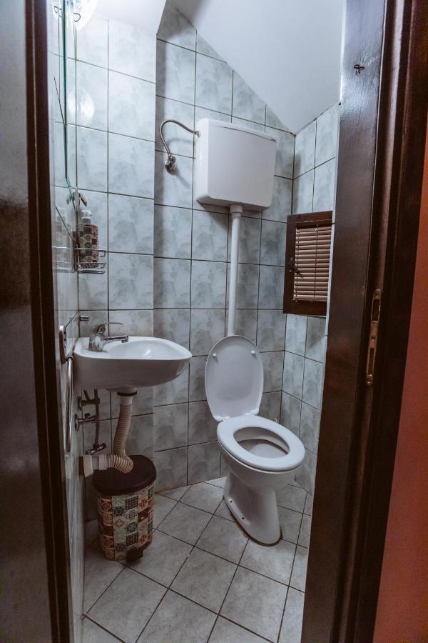 Laufer Hostel Novi Sad Buitenkant foto