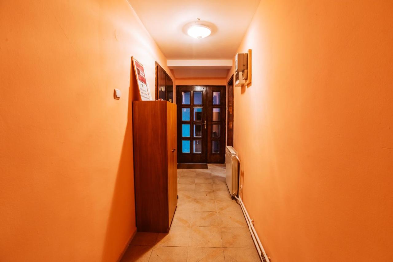 Laufer Hostel Novi Sad Buitenkant foto