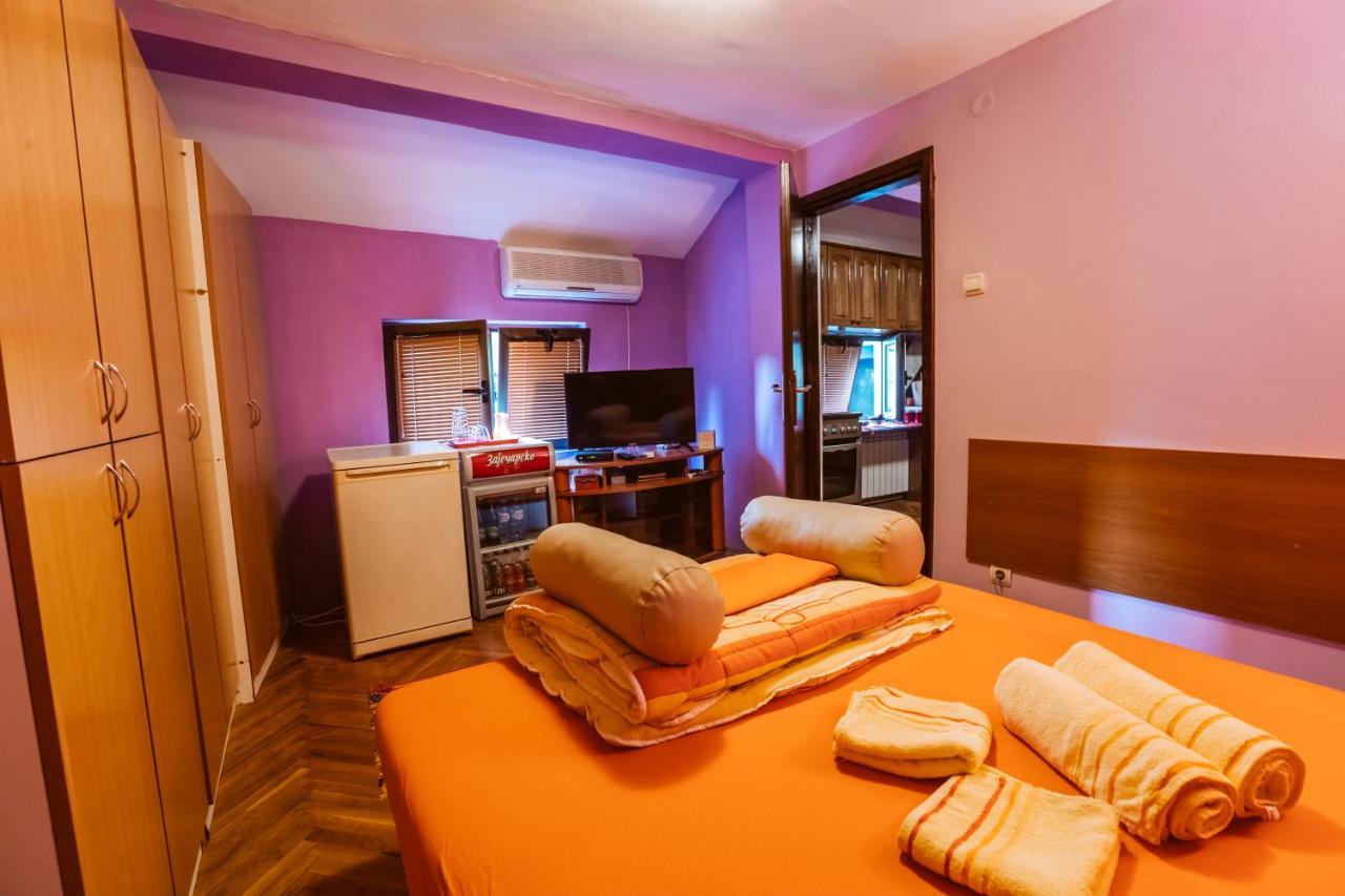Laufer Hostel Novi Sad Buitenkant foto