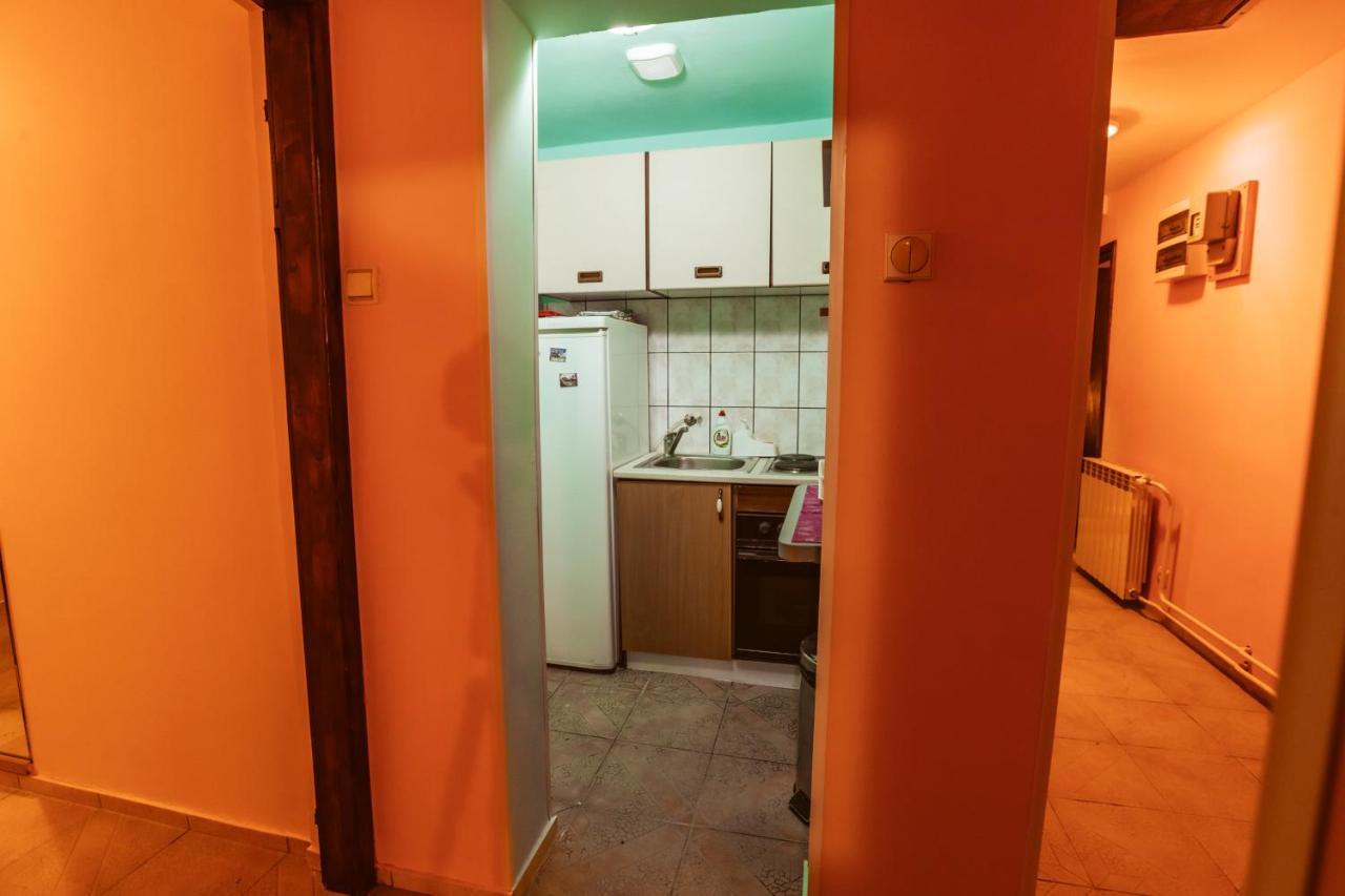 Laufer Hostel Novi Sad Buitenkant foto