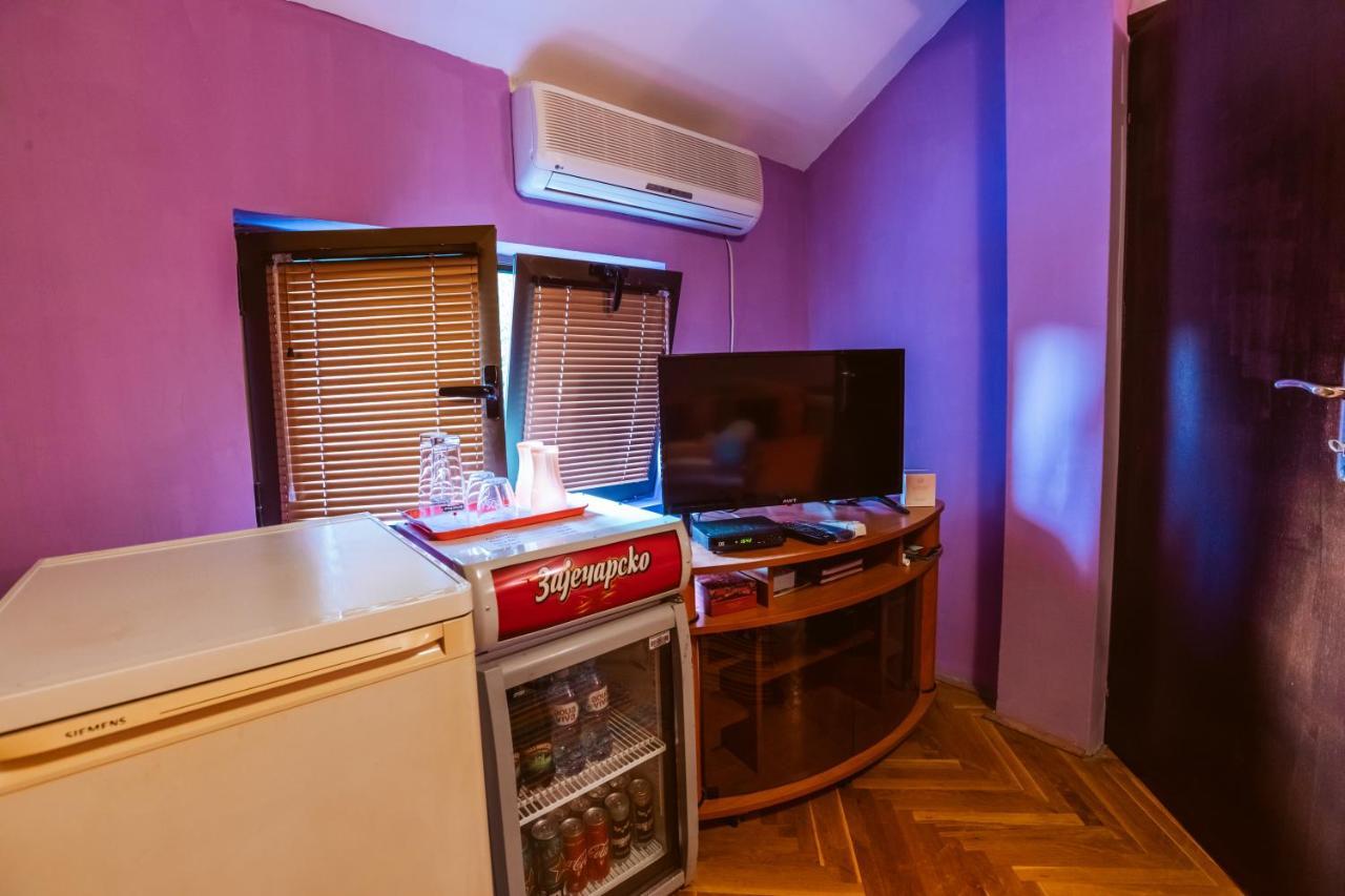 Laufer Hostel Novi Sad Buitenkant foto