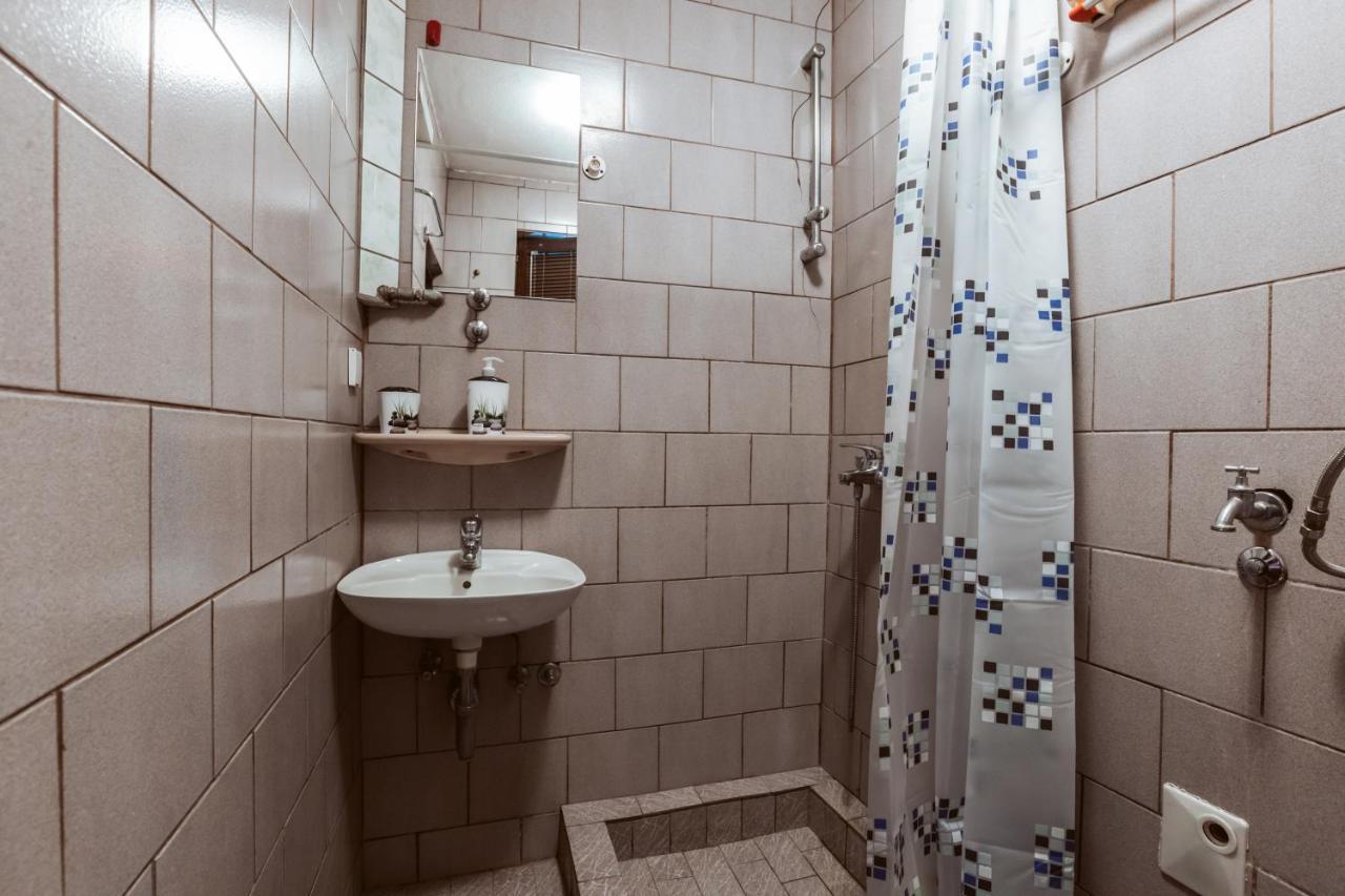 Laufer Hostel Novi Sad Buitenkant foto